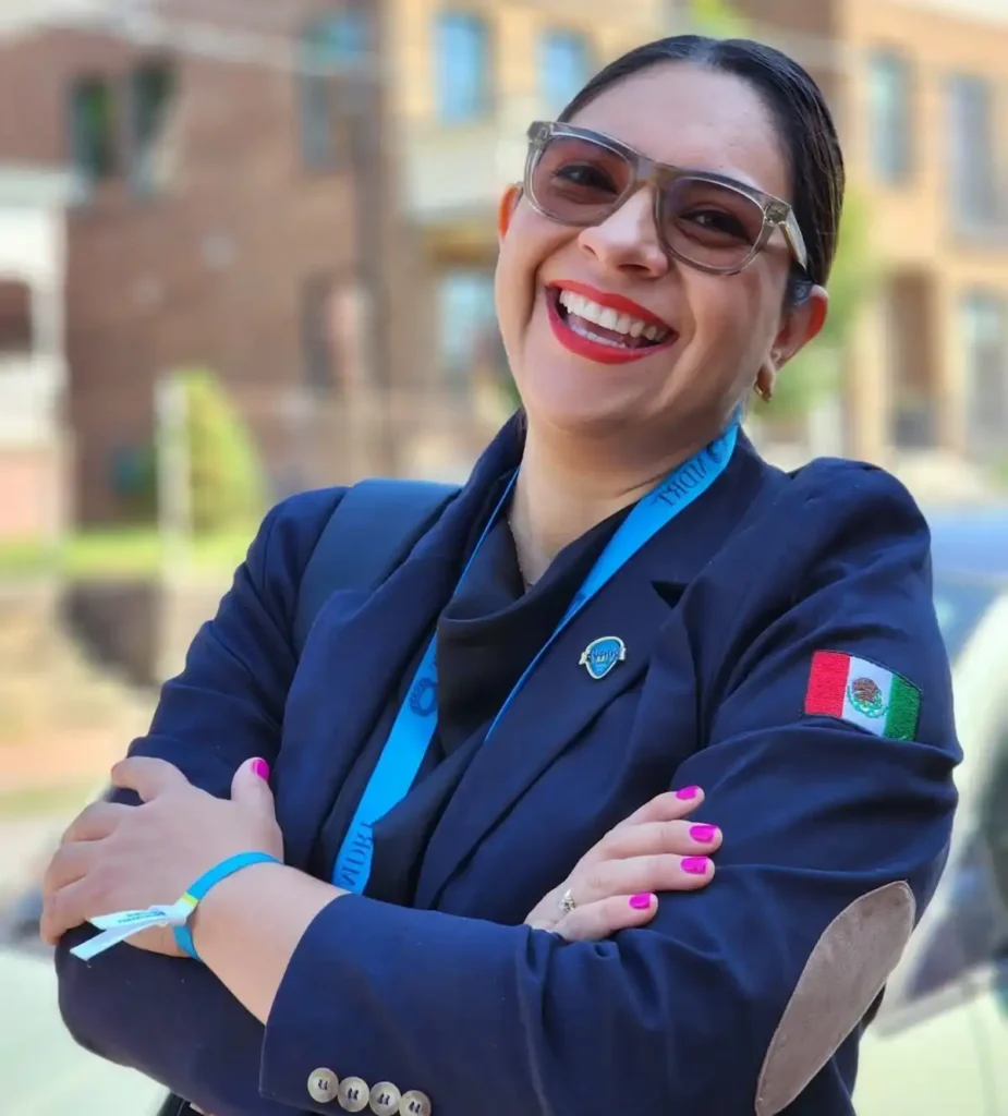 ANA CHAVEZ